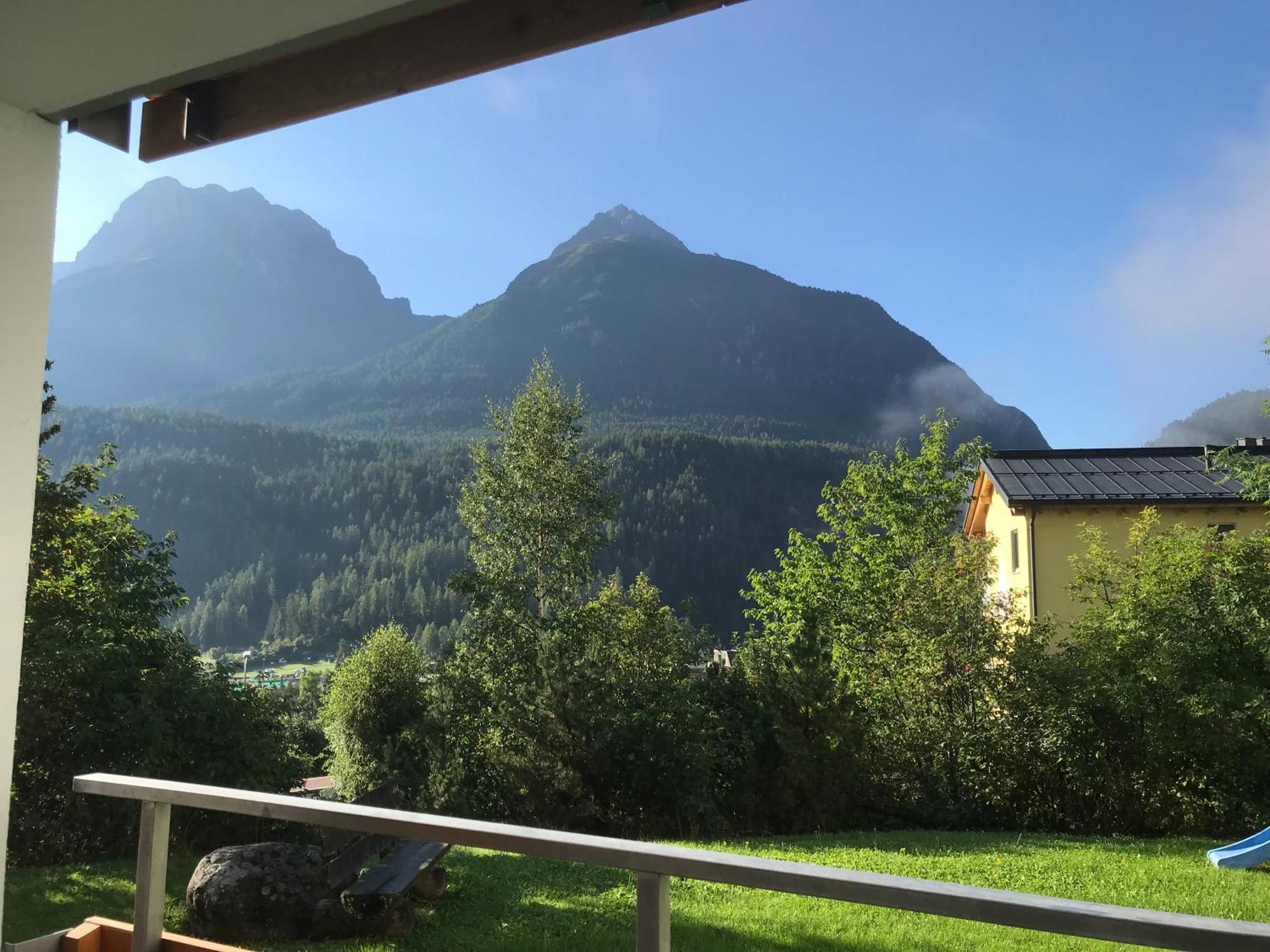 Aaa Chalet Allegra Rojo With Mountain View Scuol Eksteriør bilde