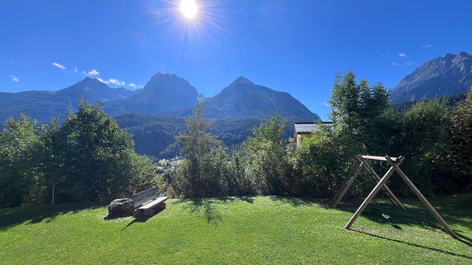Aaa Chalet Allegra Rojo With Mountain View Scuol Eksteriør bilde